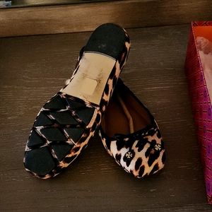 Tory birch leopard print ballet flats in excellent condition.  Worn about 3 time